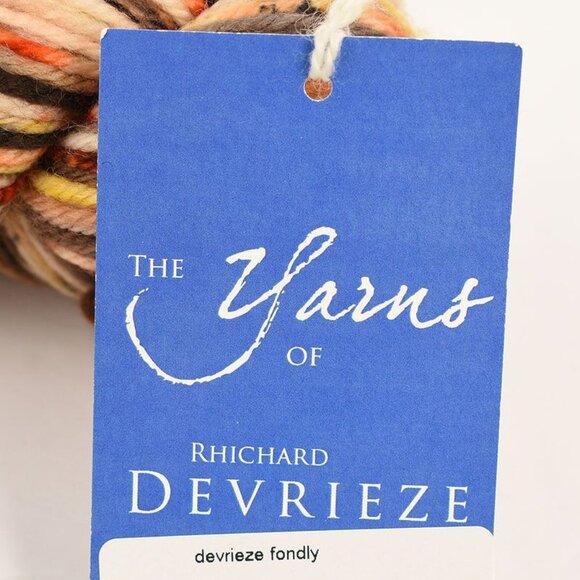 The Yarns of Rhichard Devrieze SW Merino Yarn Worsted Weight 175 Yd Color Fondly - Picture 4 of 4